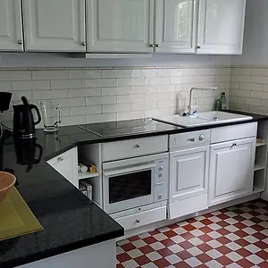 Ganze Mit Garten Apartment
